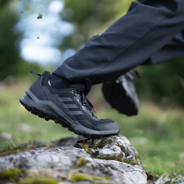 Las 10 mejores zapatillas y botas de trekking para hombres